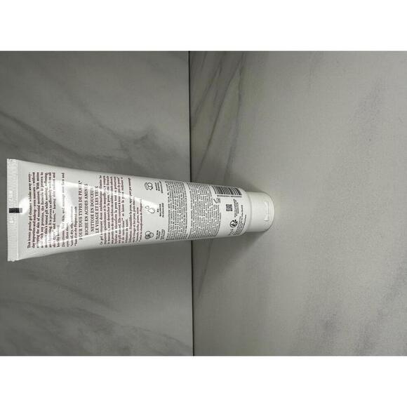 fresh Soy Face cleanser - Picture 2 of 2